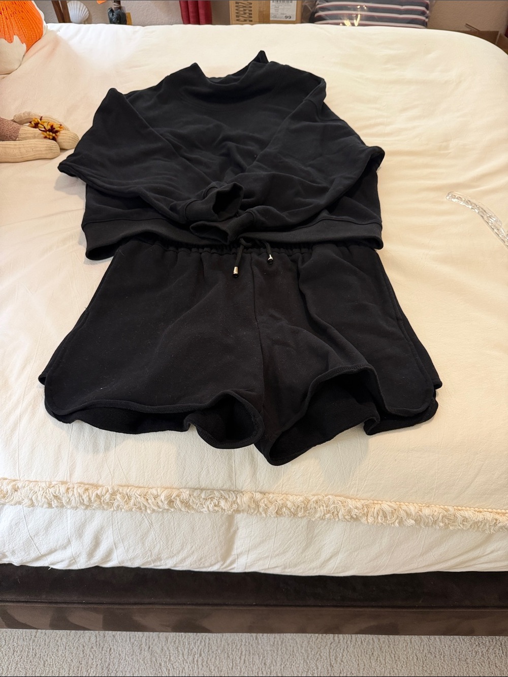 SSYS Black Women's Drawstring Lounge Shorts and Sweatshirt Set